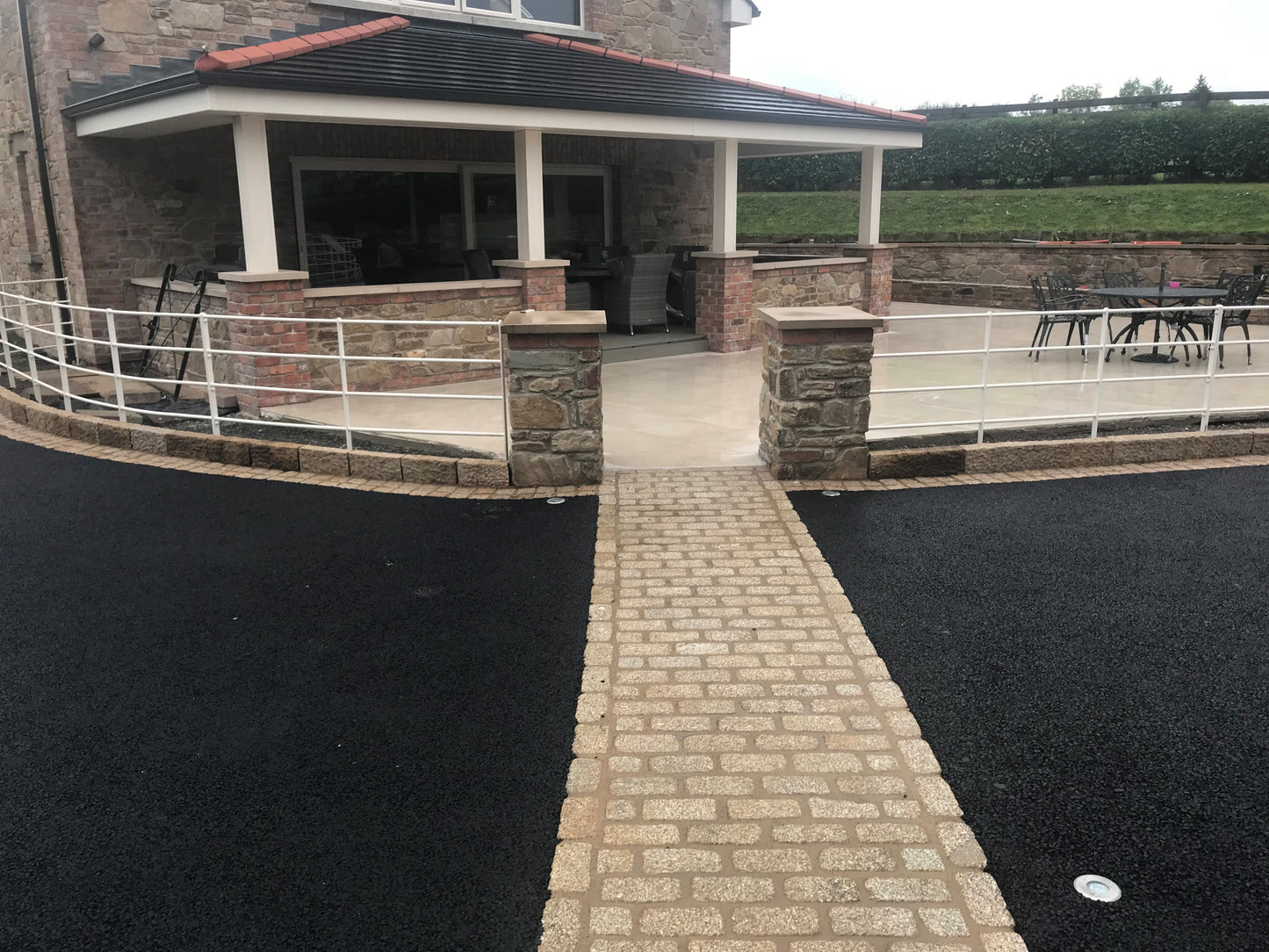 Gold Granite Setts 200 x 100 - Bush Hammered & Lightly Tumbled