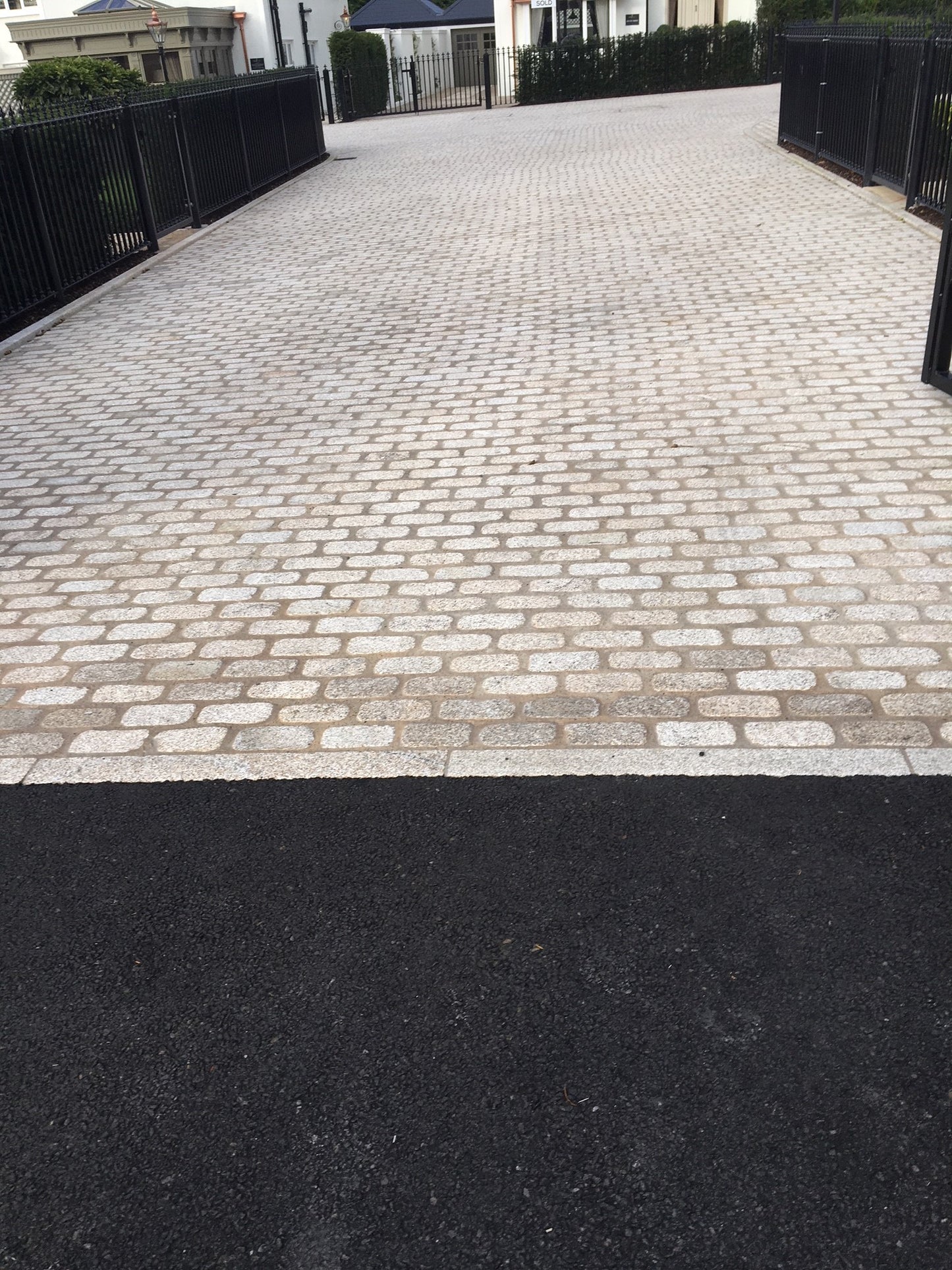 Gold Granite Setts 200 x 100 - Bush Hammered & Sawn