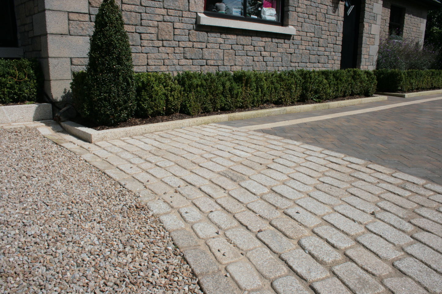 Gold Granite Setts 200 x 100 - Bush Hammered & Sawn