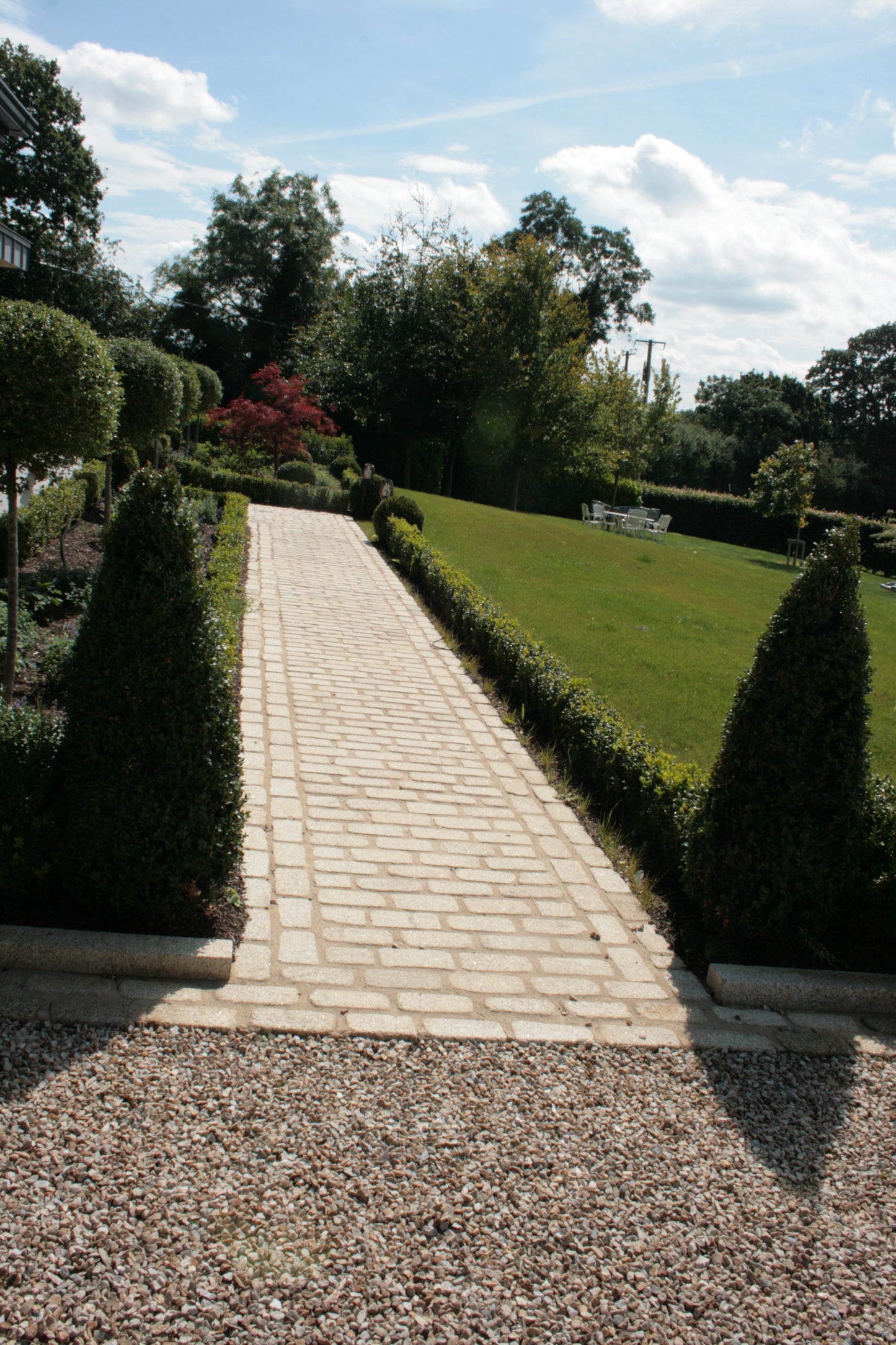 Gold Granite Setts 200 x 100 - Bush Hammered & Lightly Tumbled