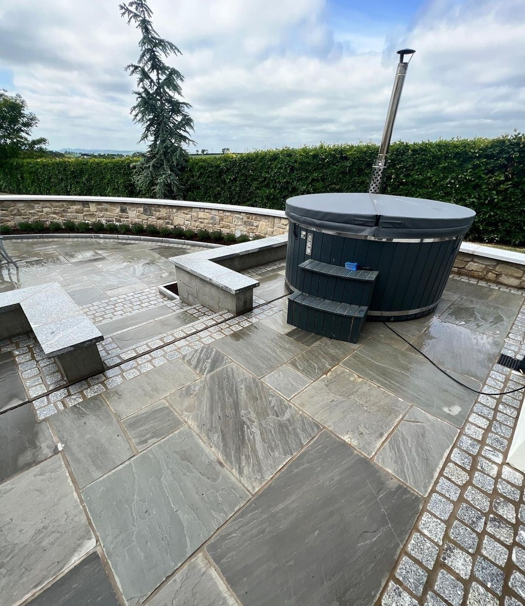 Grey Sandstone Paving (Mixed Sizes)