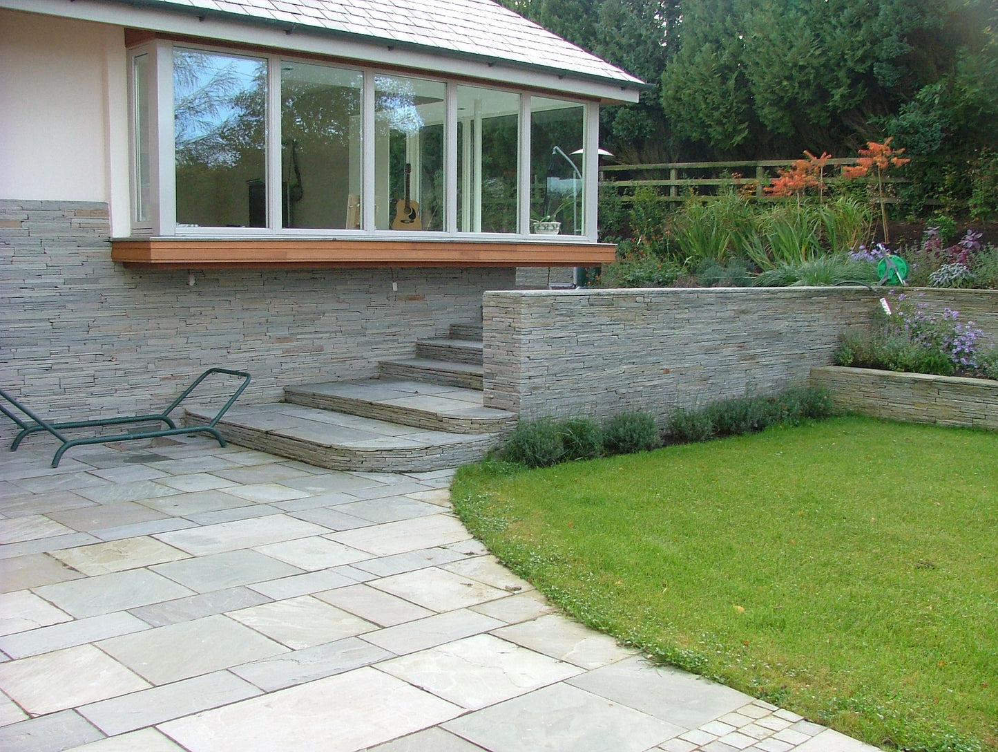 Grey Sandstone Paving (Mixed Sizes)