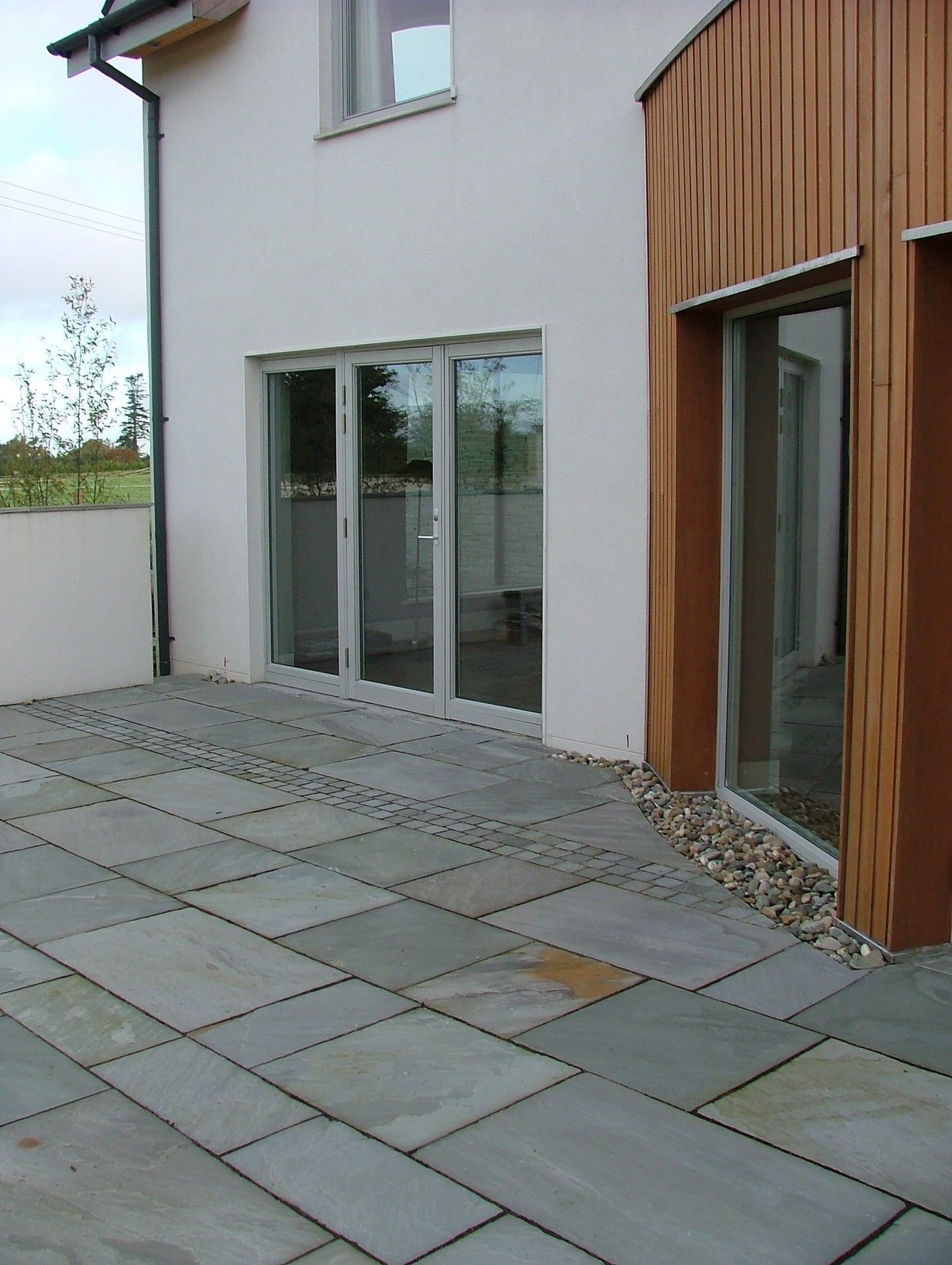 Grey Sandstone Paving (Mixed Sizes)