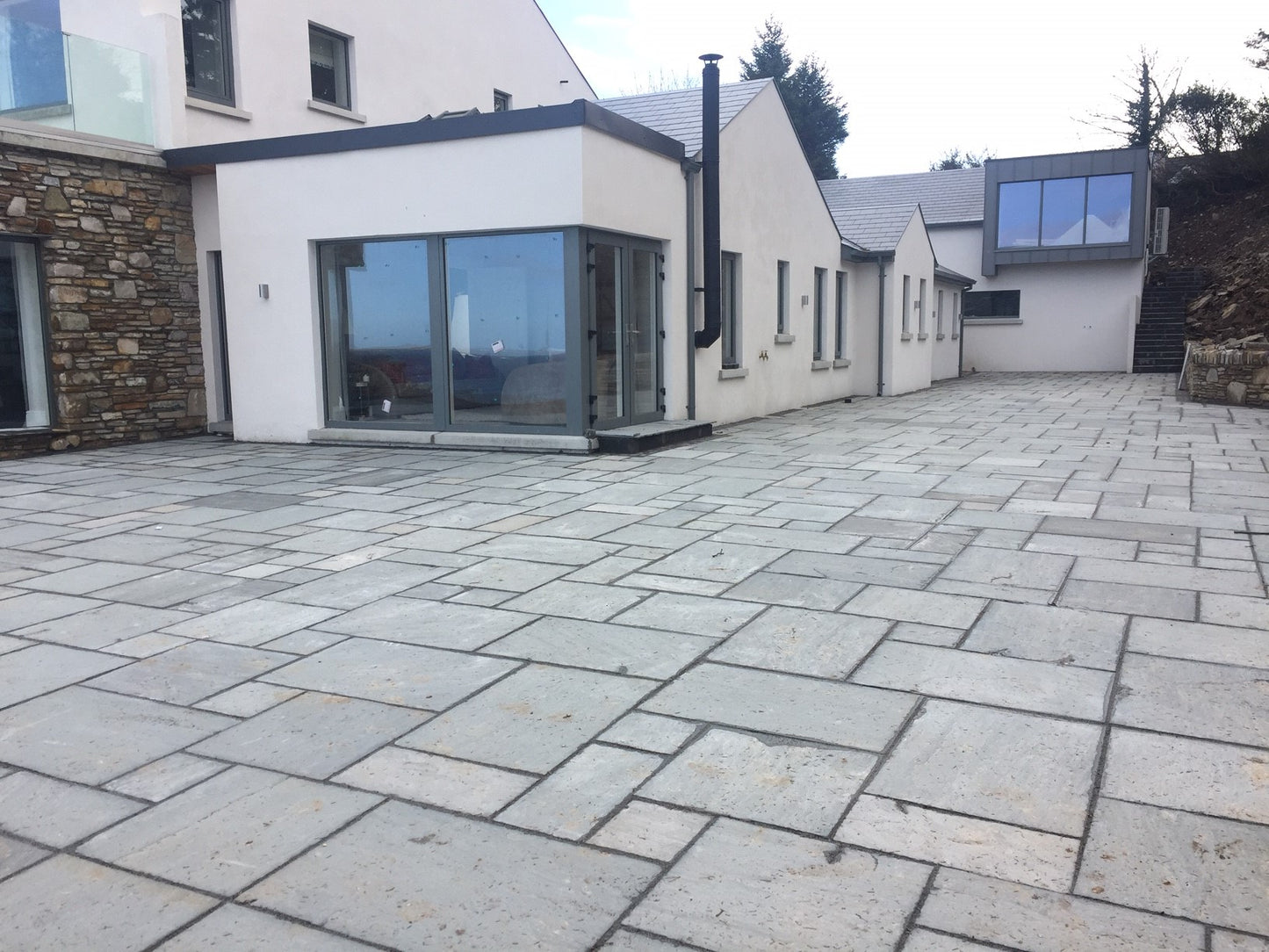 Grey Sandstone Paving (Mixed Sizes)