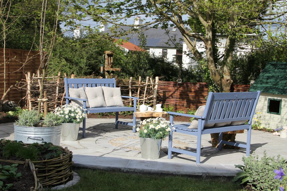 Grey Sandstone Paving (Mixed Sizes)