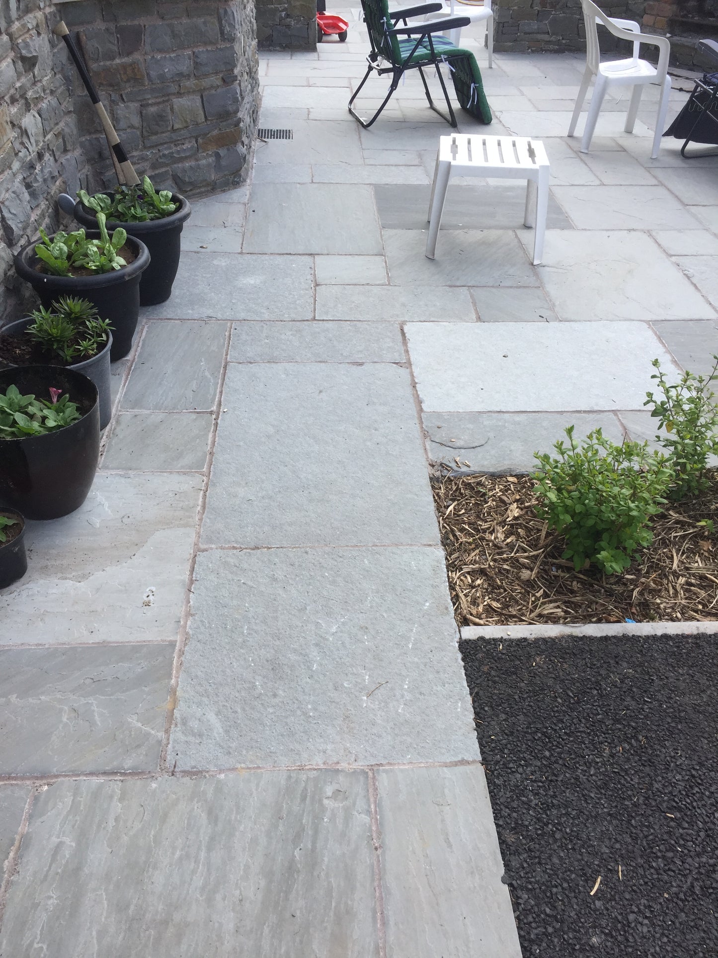 Grey Sandstone Paving (Mixed Sizes)