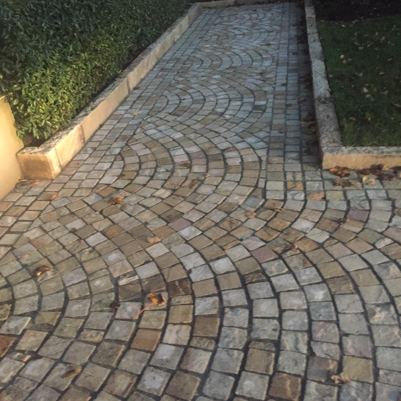 Gold Granite Setts 100 x 100 - Bush Hammered & Sawn