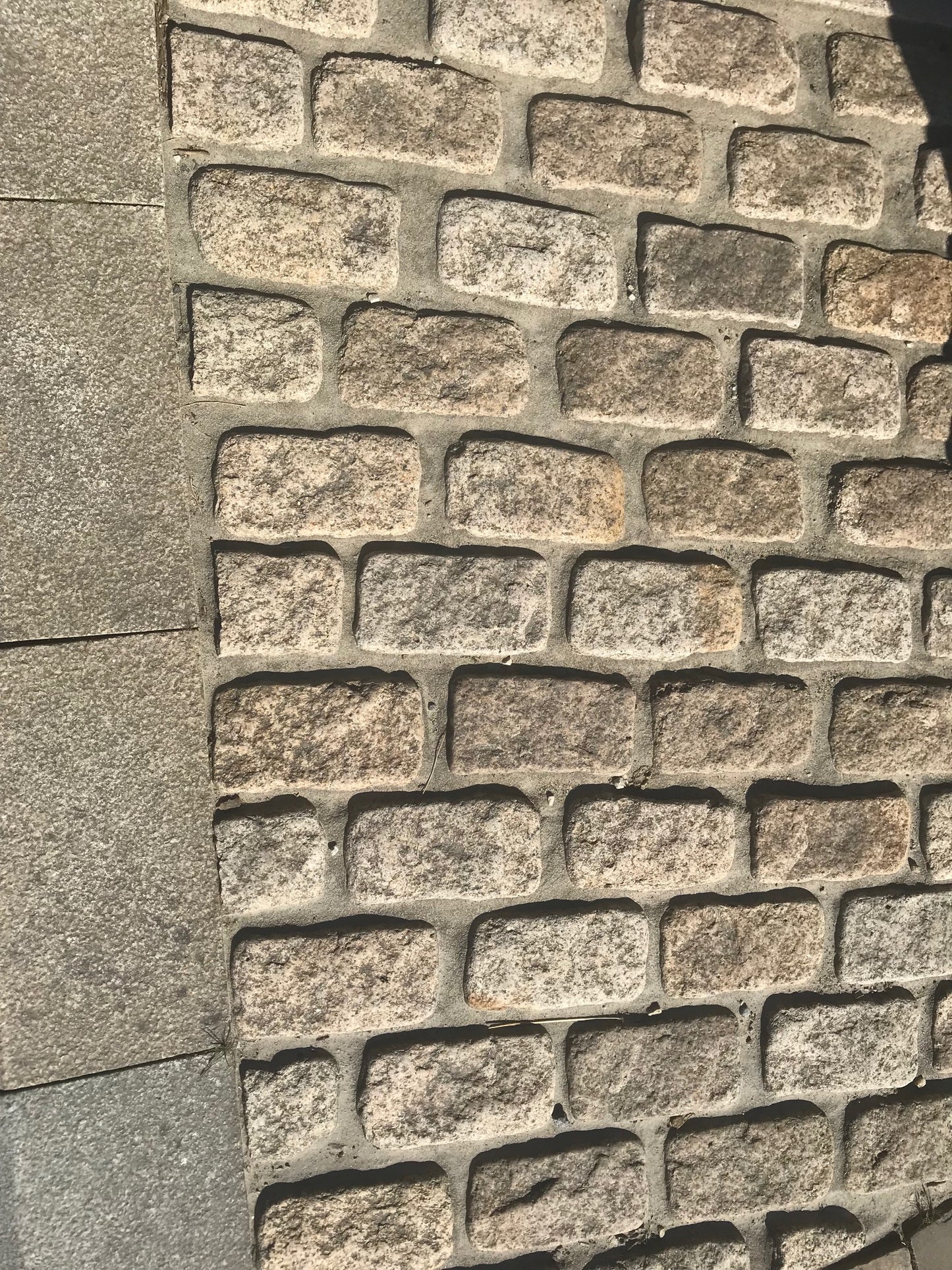 Gold Granite Setts 200 x 100 - Bush Hammered & Lightly Tumbled