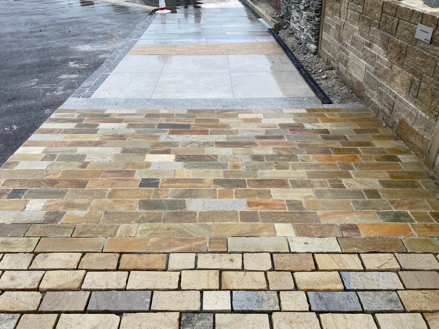 Donegal Quartzite Setts RL x 100