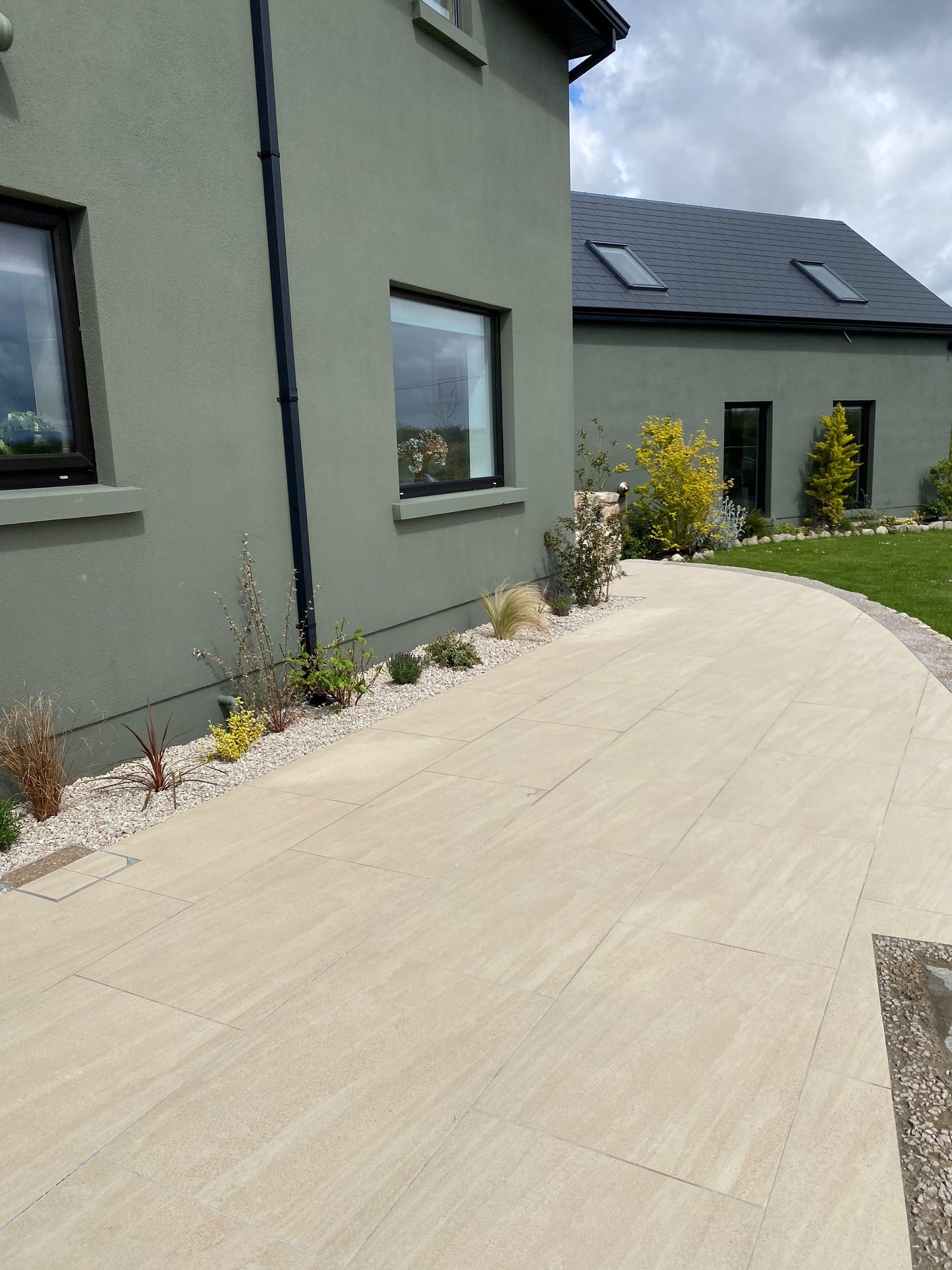 Jewel Range Camel Porcelain Paving