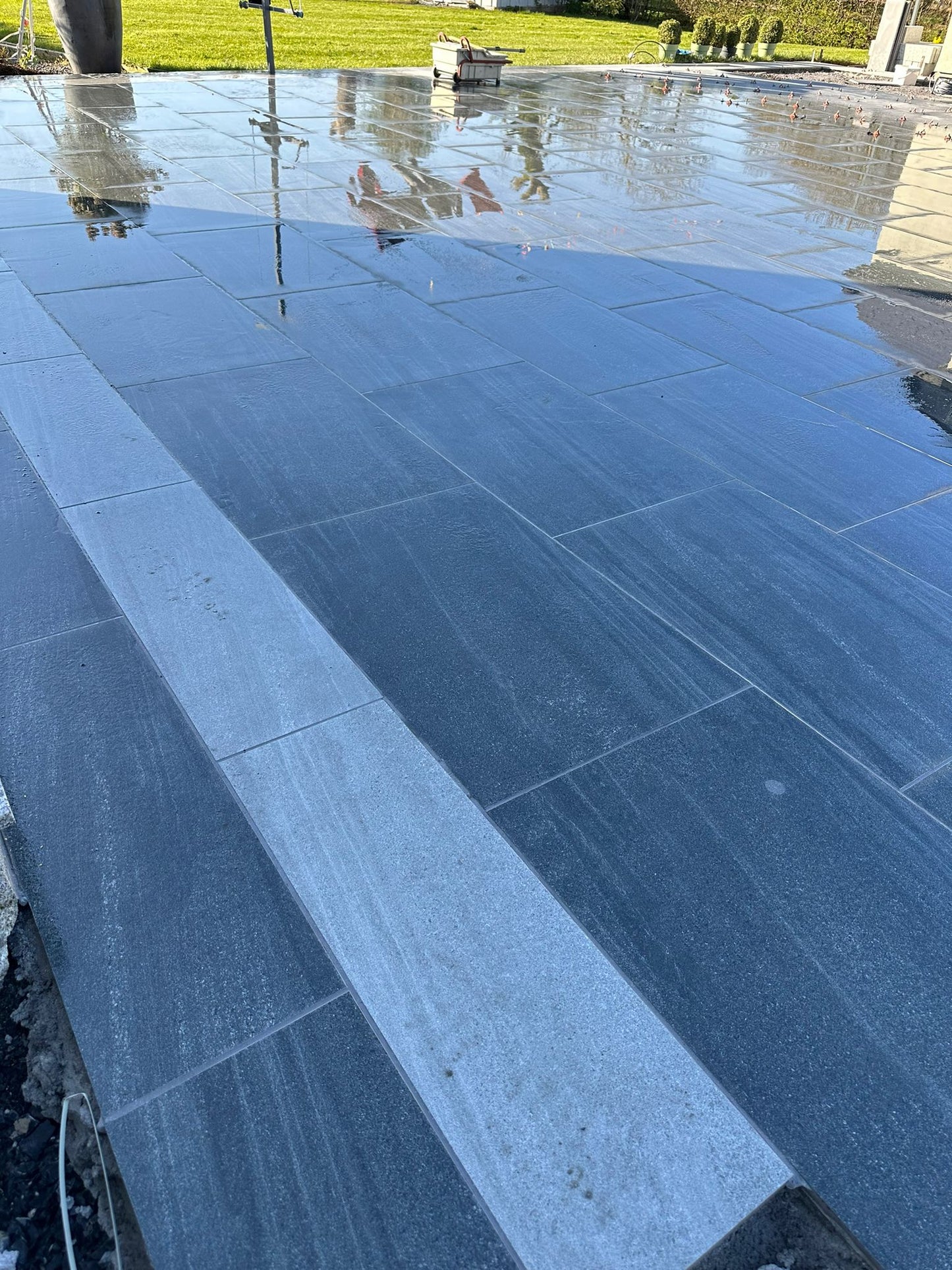 Jewel Range Smokey Porcelain Paving