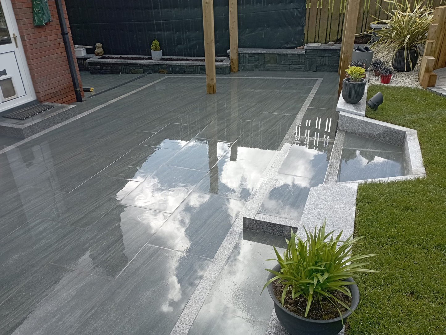 Jewel Range Smokey Porcelain Paving