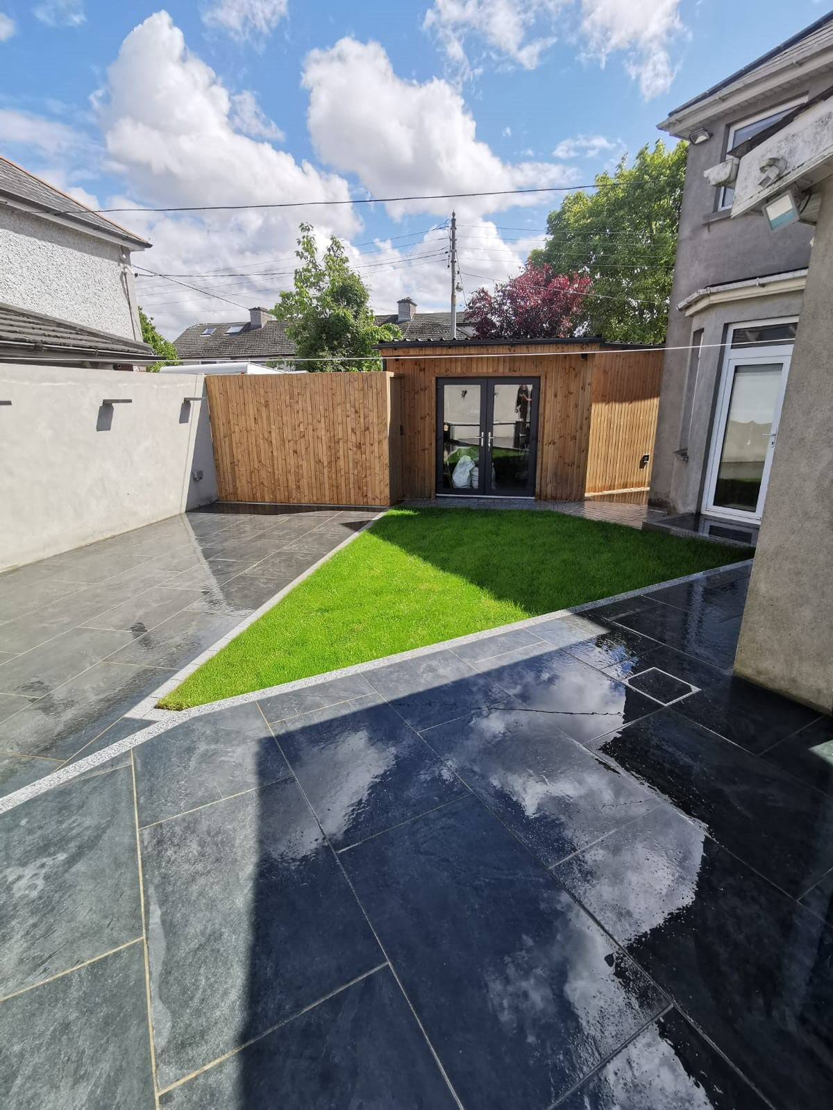 Jewel Range Station Black Porcelain Paving