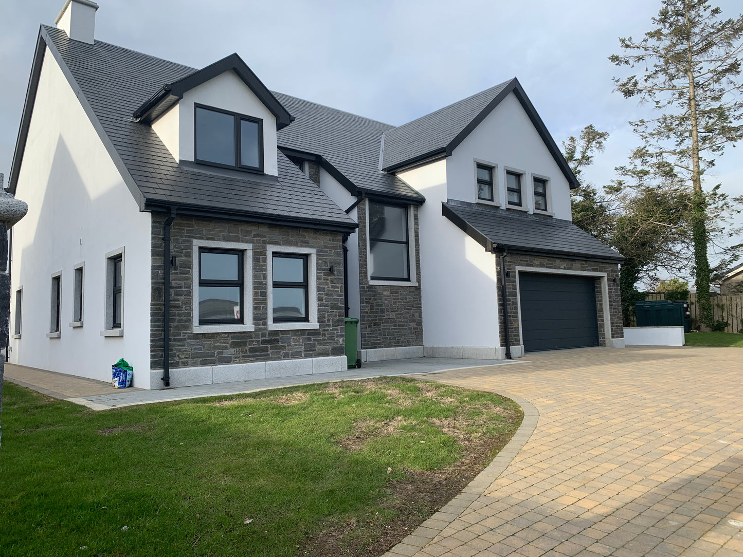 Liscannor Stoneer - Corners