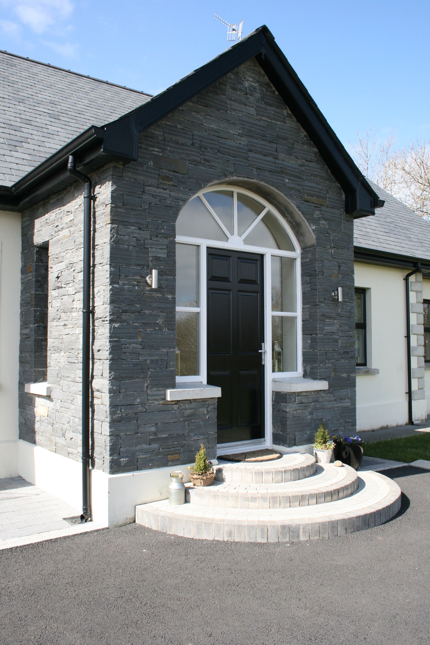 Liscannor Stoneer - Corners