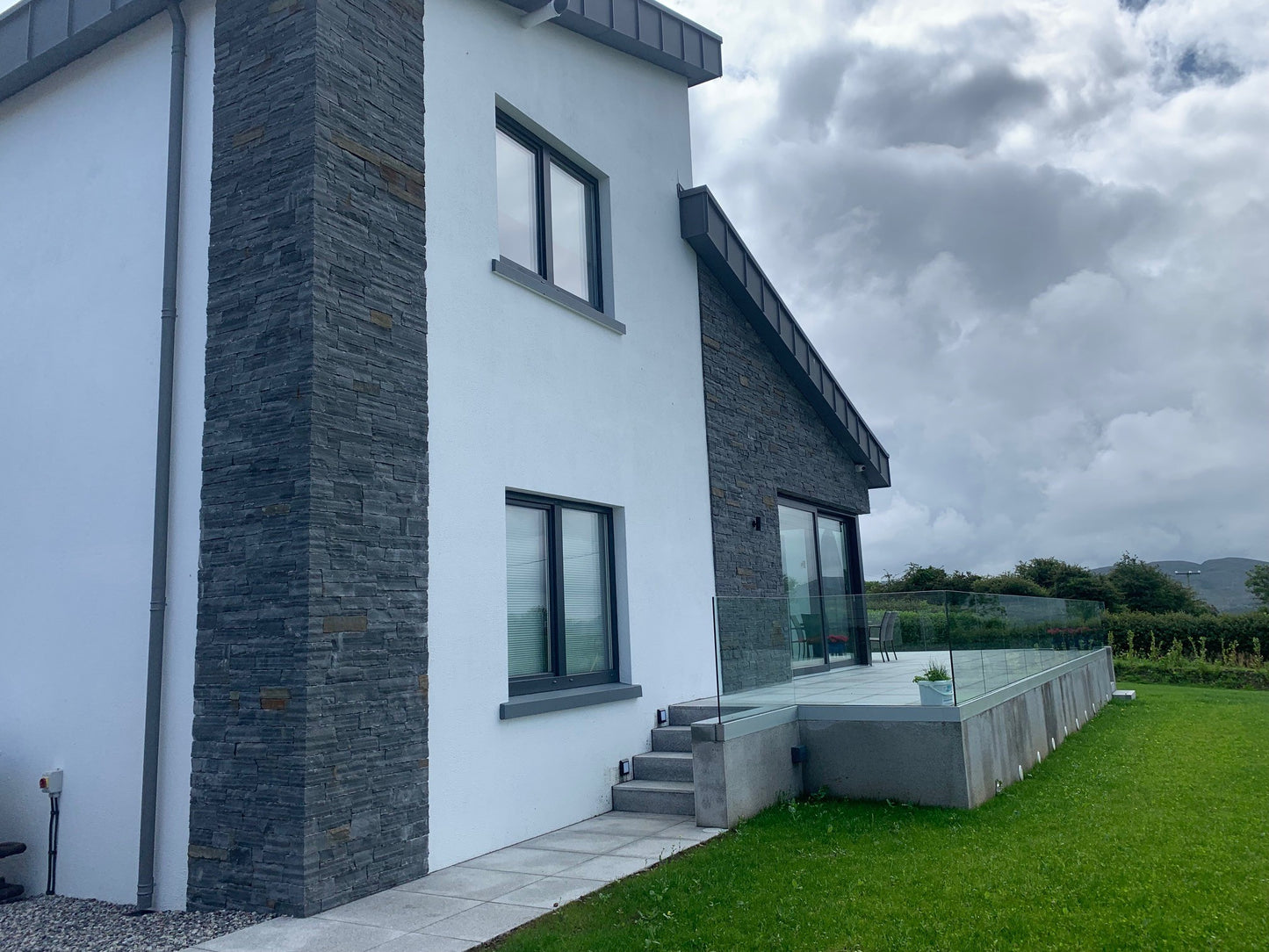 Liscannor Stoneer - Corners