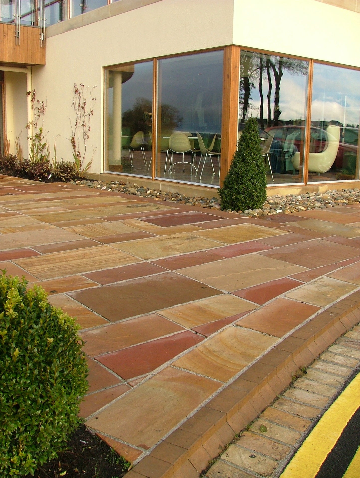 Modak Sandstone Paving (Mixed Sizes)