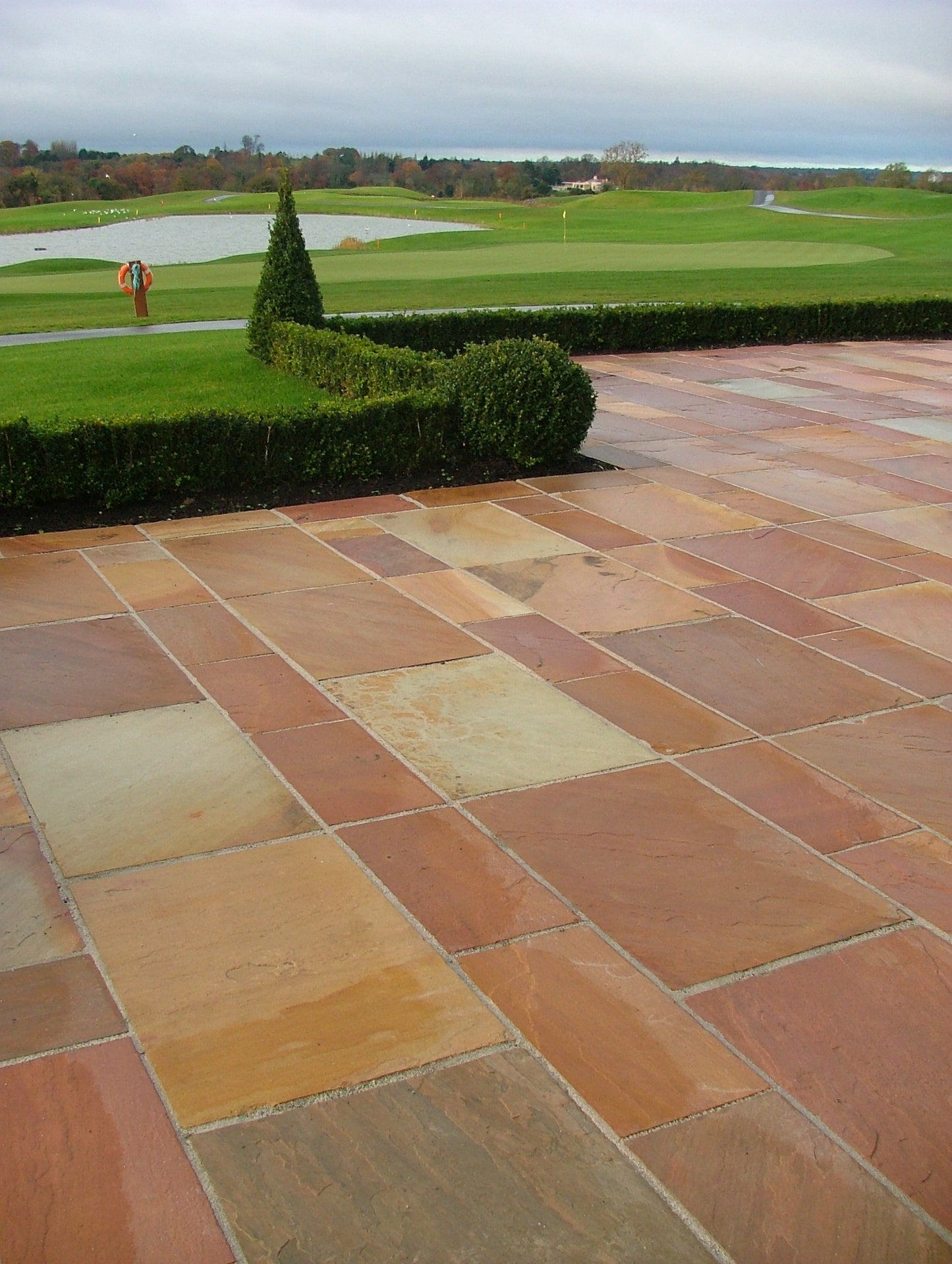 Modak Sandstone Paving (Mixed Sizes)