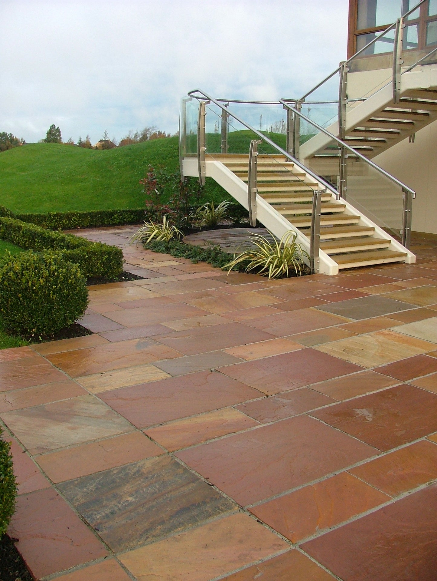Modak Sandstone Paving (Mixed Sizes)