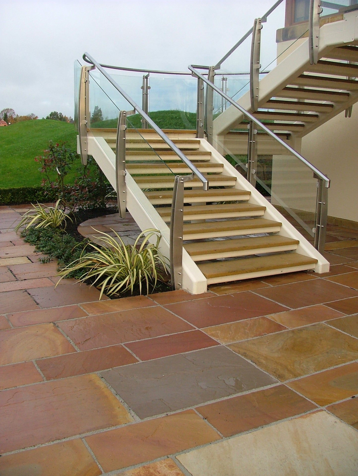 Modak Sandstone Paving (Mixed Sizes)