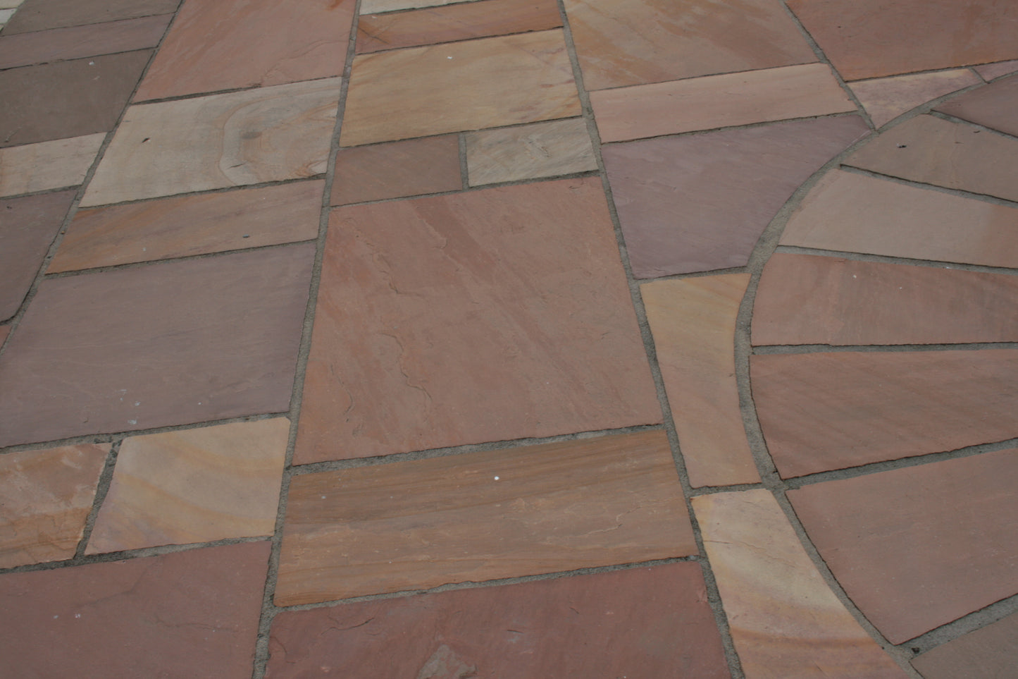 Modak Sandstone Paving (Mixed Sizes)