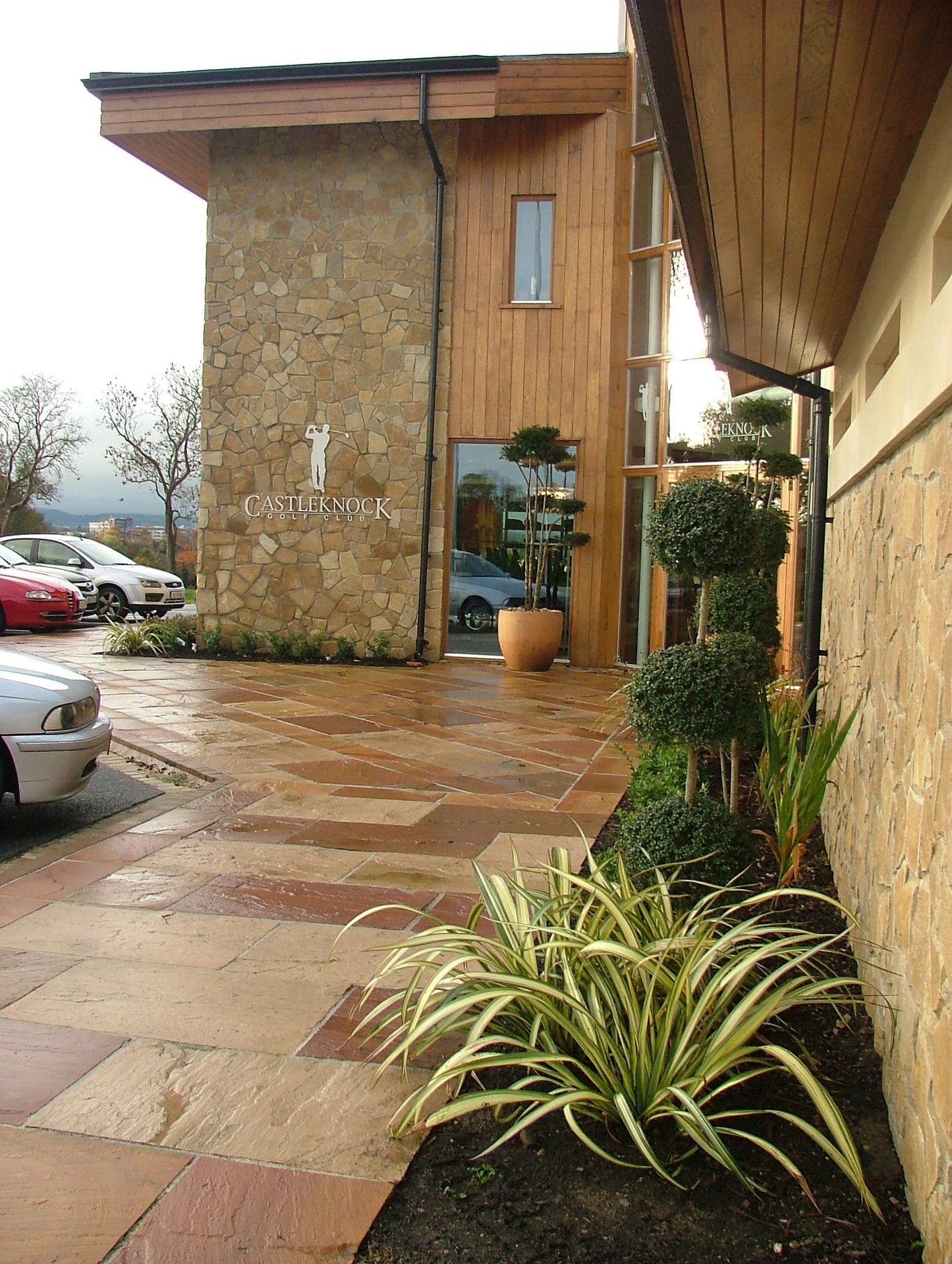 Modak Sandstone Paving (Mixed Sizes)