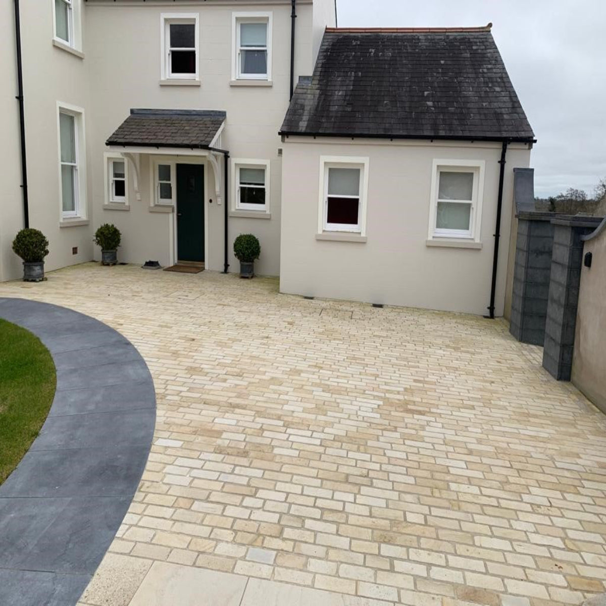 Mountcharles Sandstone Setts RL x 100