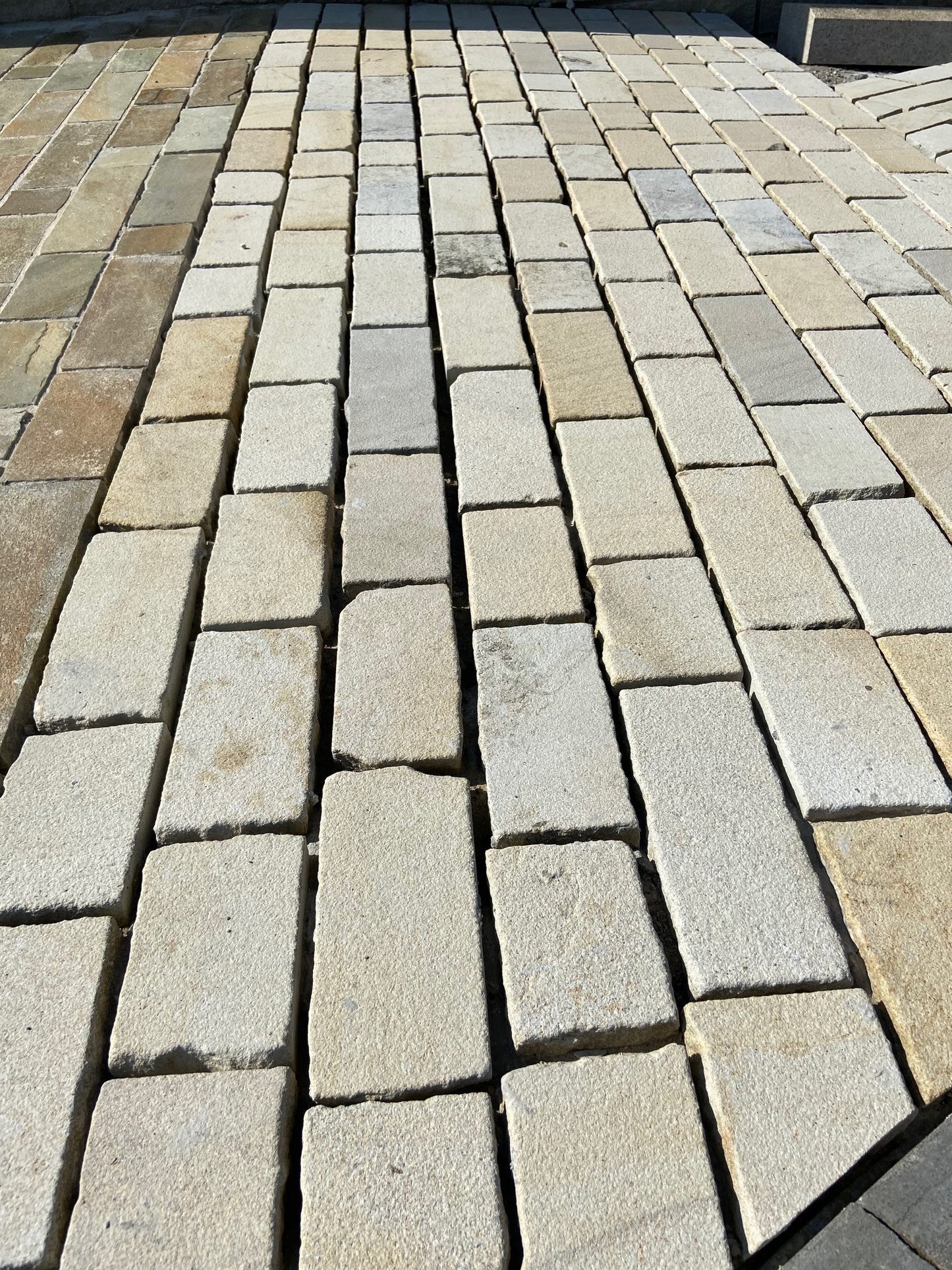 Mountcharles Sandstone Setts RL x 100