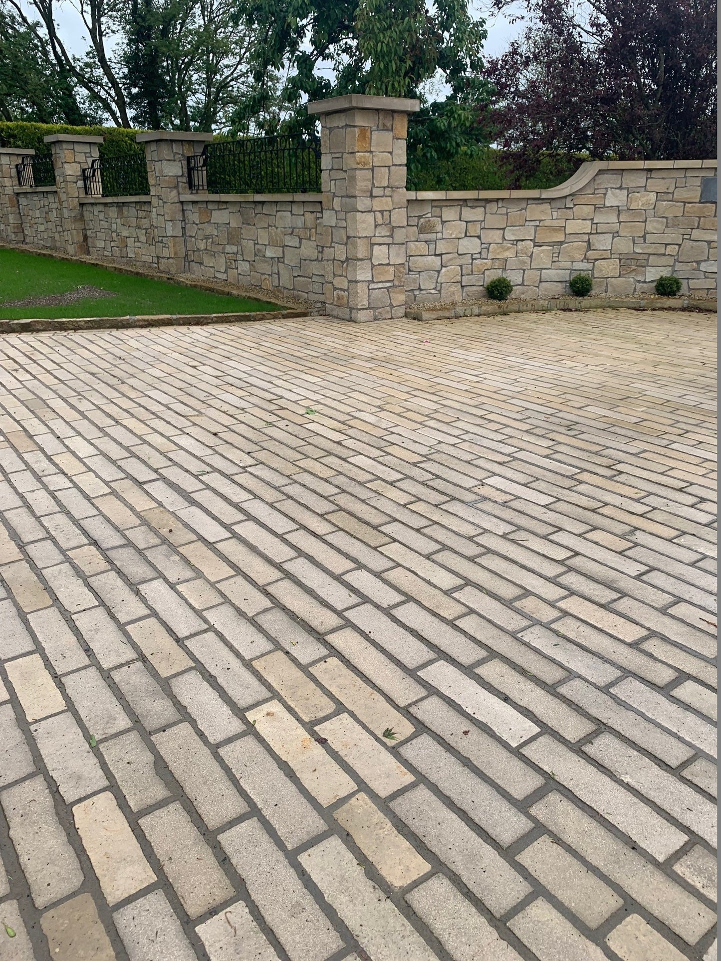 Mountcharles Sandstone Setts RL x 100