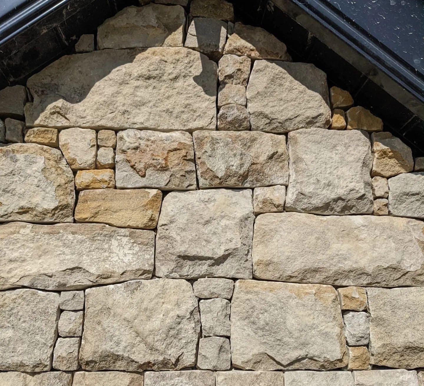 Mountcharles Sandstone Stoneer - Corners