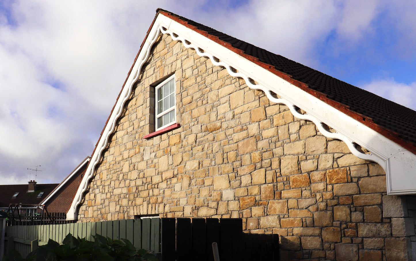 Mountcharles Sandstone Stoneer - Corners