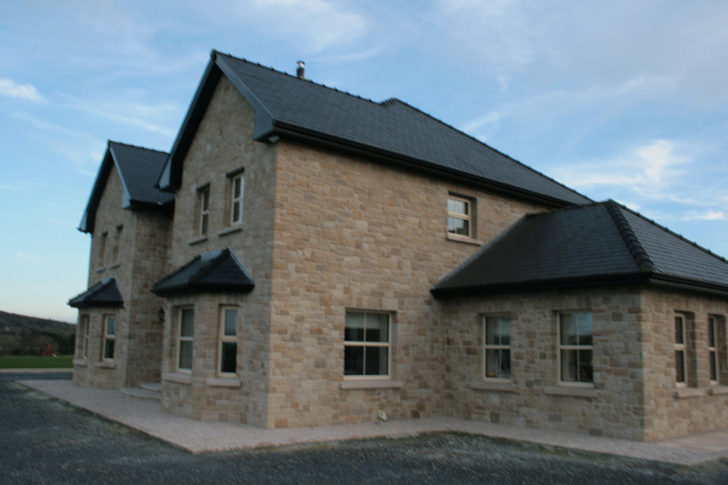 Mountcharles Sandstone Stoneer - Corners