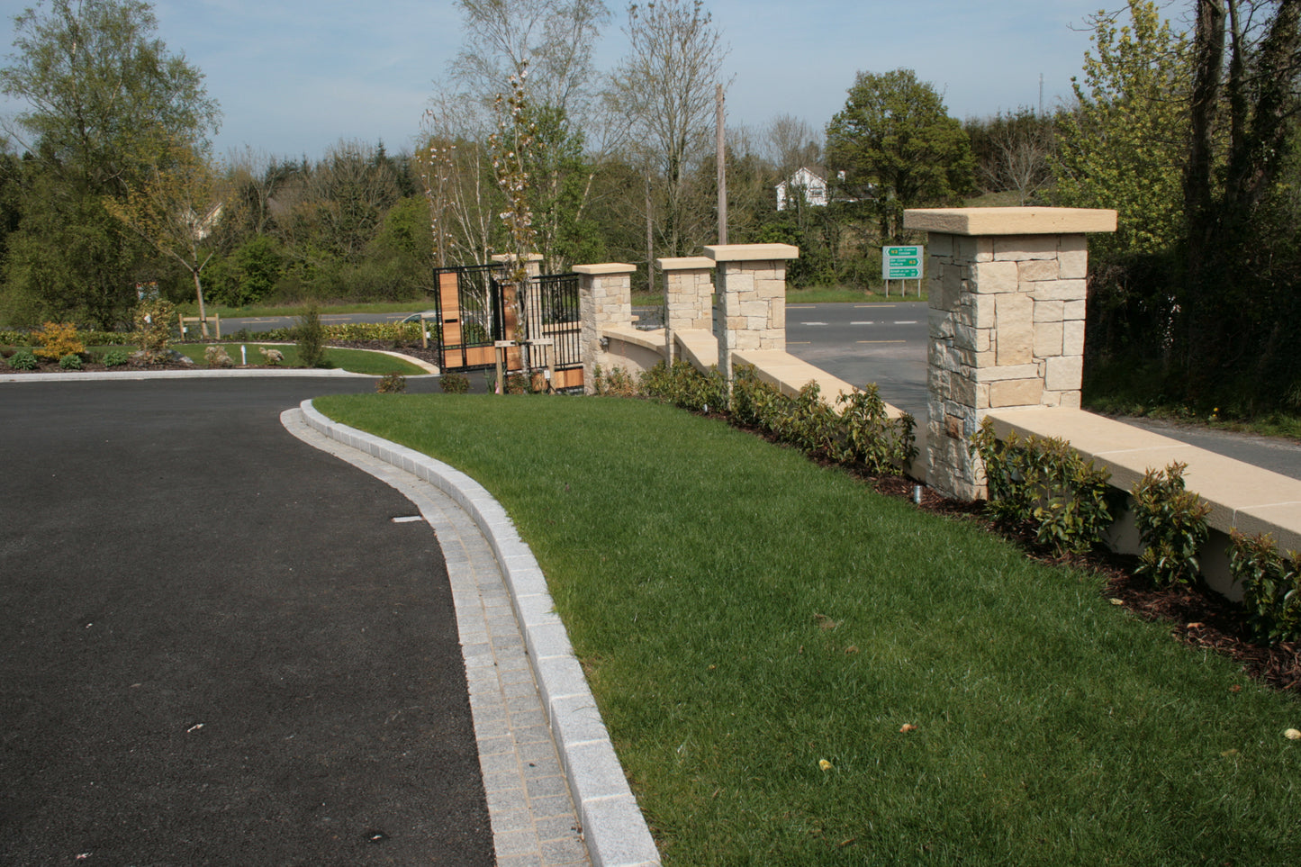Mountcharles Sandstone Stoneer - Corners