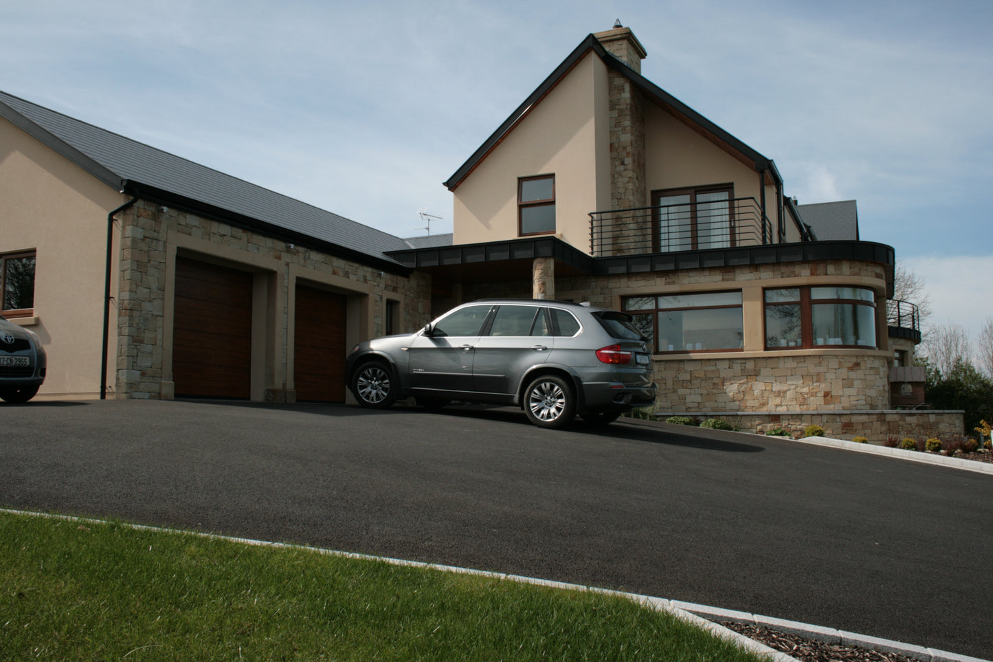 Mountcharles Sandstone Stoneer - Corners