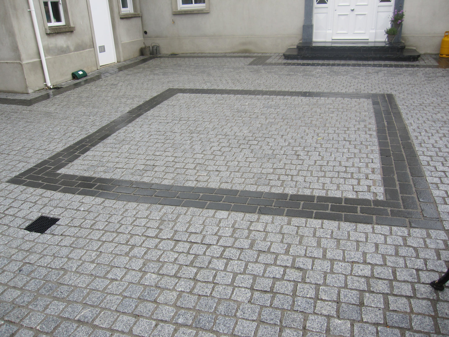 Silver Granite Setts 100 x 100 x 50