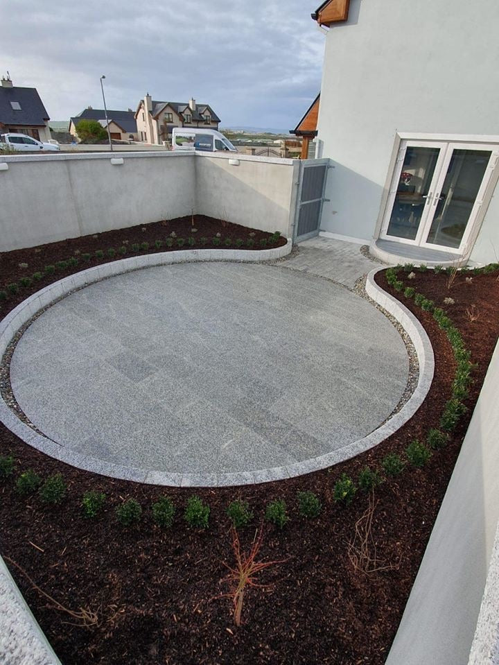 Gold Granite Kerb 1000 x 200 x 80 - Pineapple