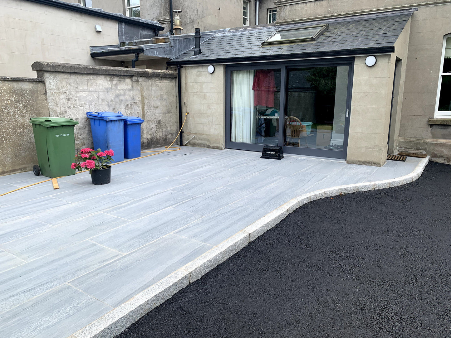 Gold Granite Kerb 1000 x 200 x 80 - Pineapple