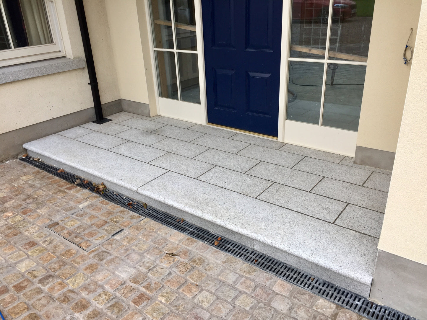 Silver Granite Paving - 600 x 300 x 25