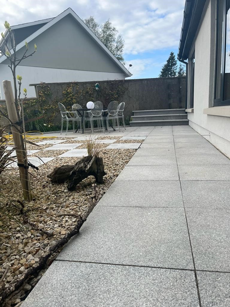 Silver Granite Paving - 600 x 600