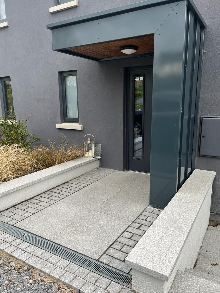 Silver Granite Paving - 600 x 600