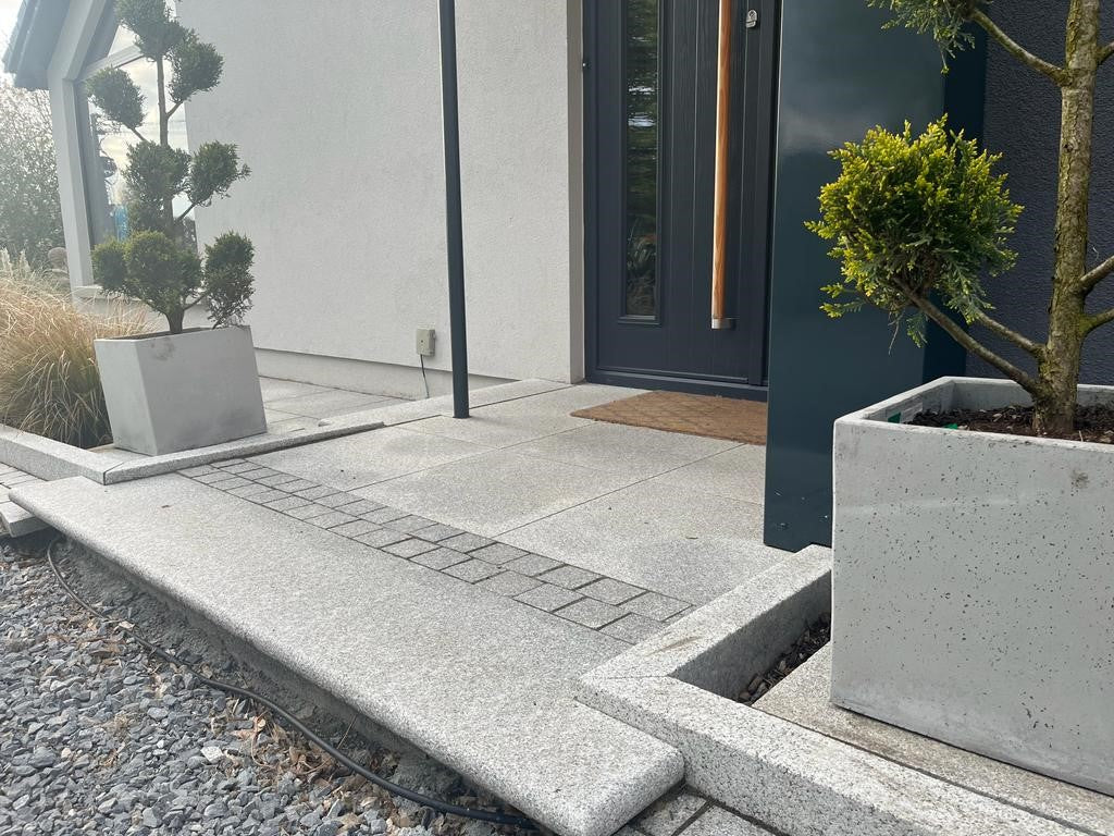 Silver Granite Paving - 600 x 600