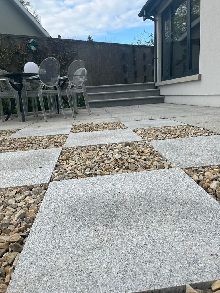 Silver Granite Paving - 600 x 600