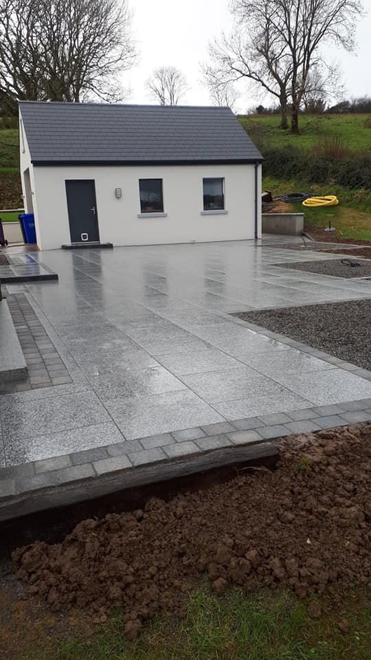 Silver Granite Paving - 600 x 600