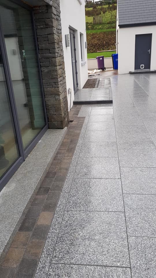 Silver Granite Paving - 600 x 600