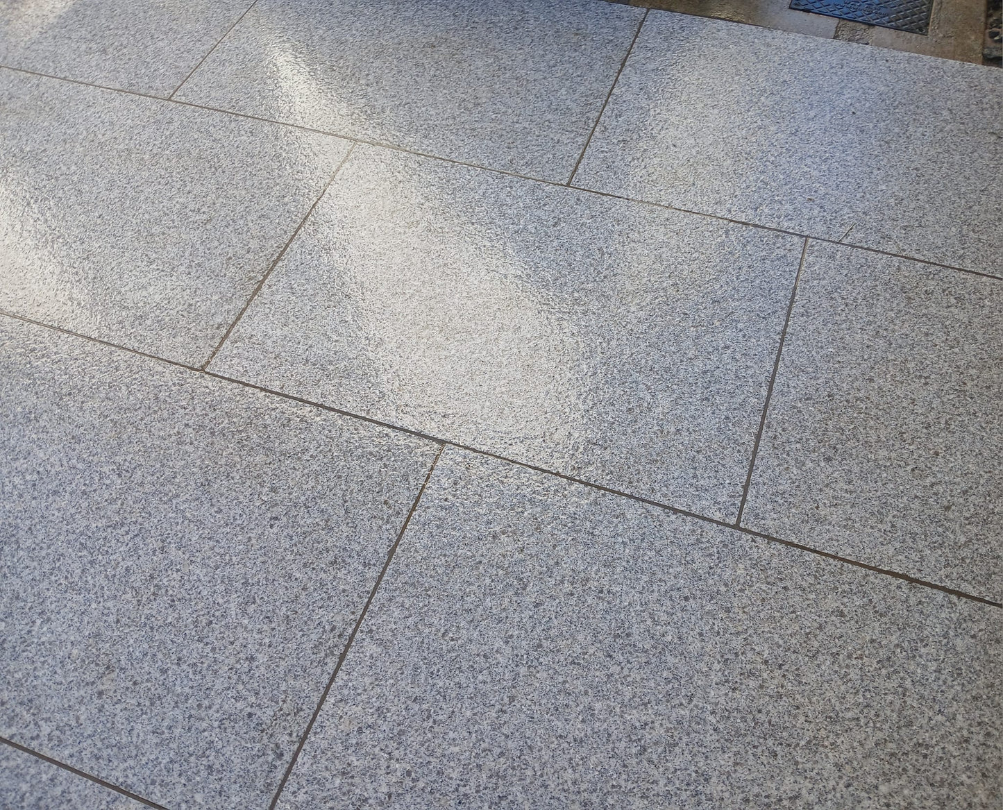 Silver Granite Paving - 600 x 300 x 25