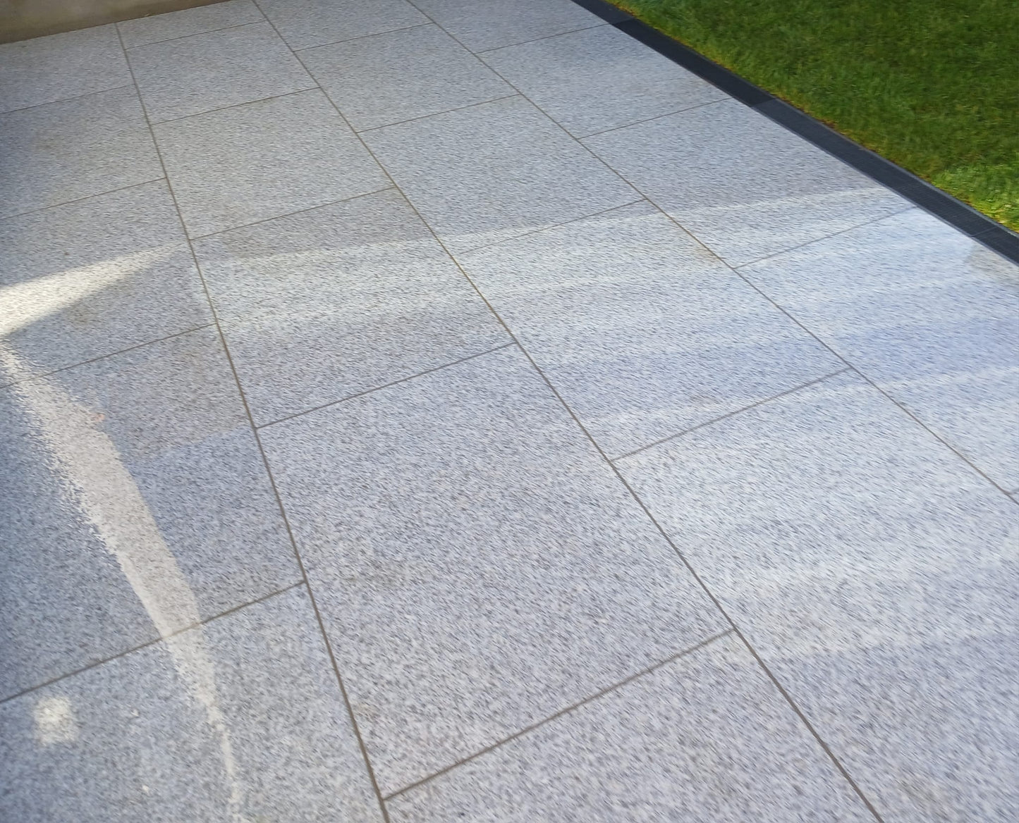 Silver Granite Paving - 600 x 300 x 25