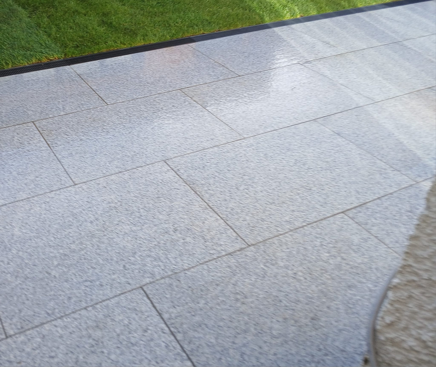 Silver Granite Paving - 600 x 300 x 25