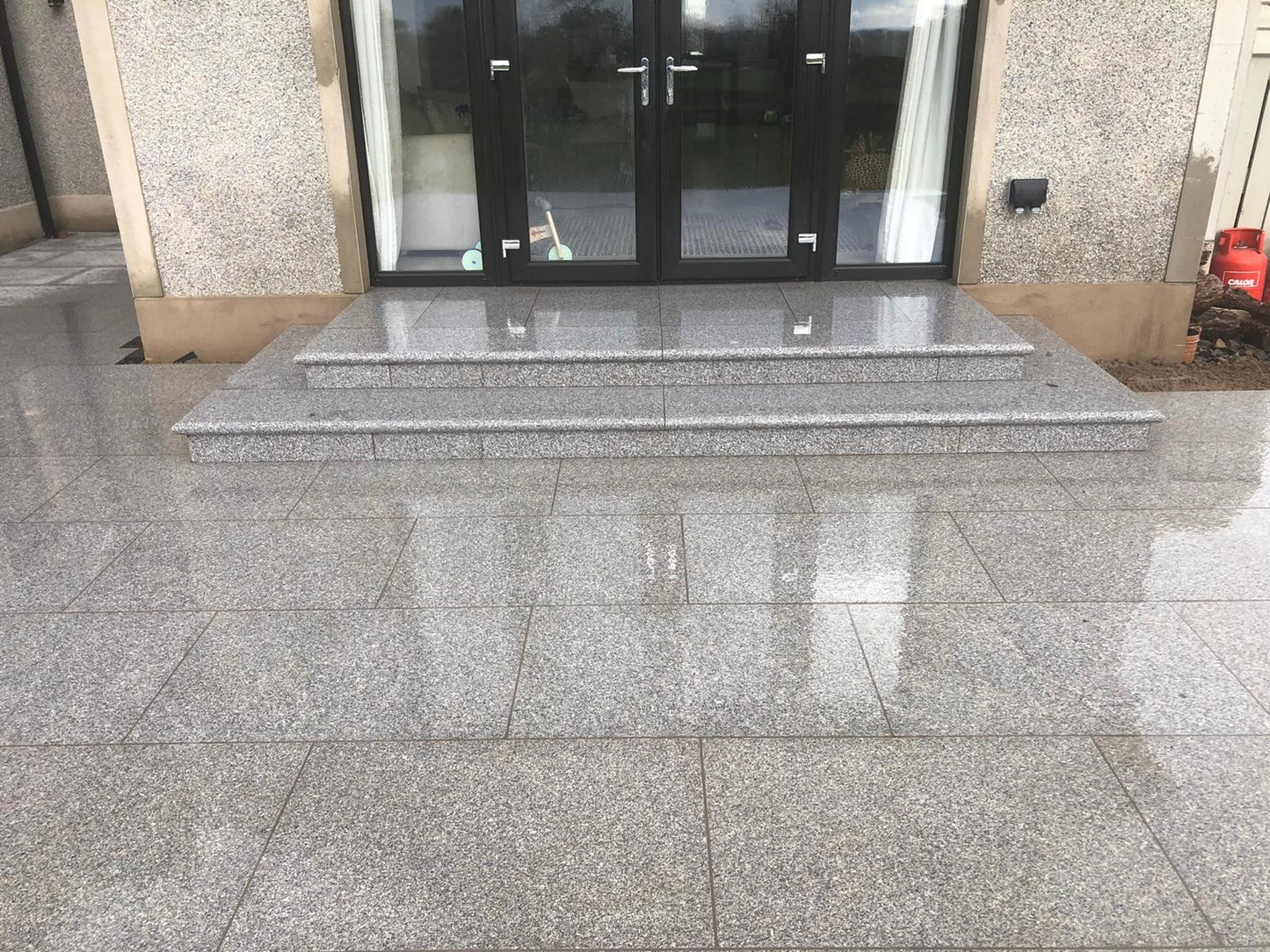 Silver Granite Paving - 900 x 600