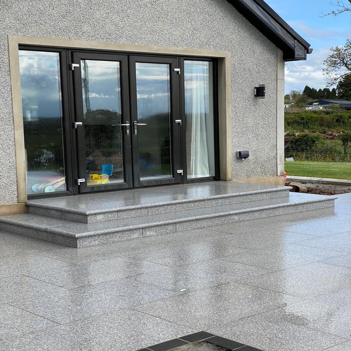 Silver Granite Paving - 900 x 600
