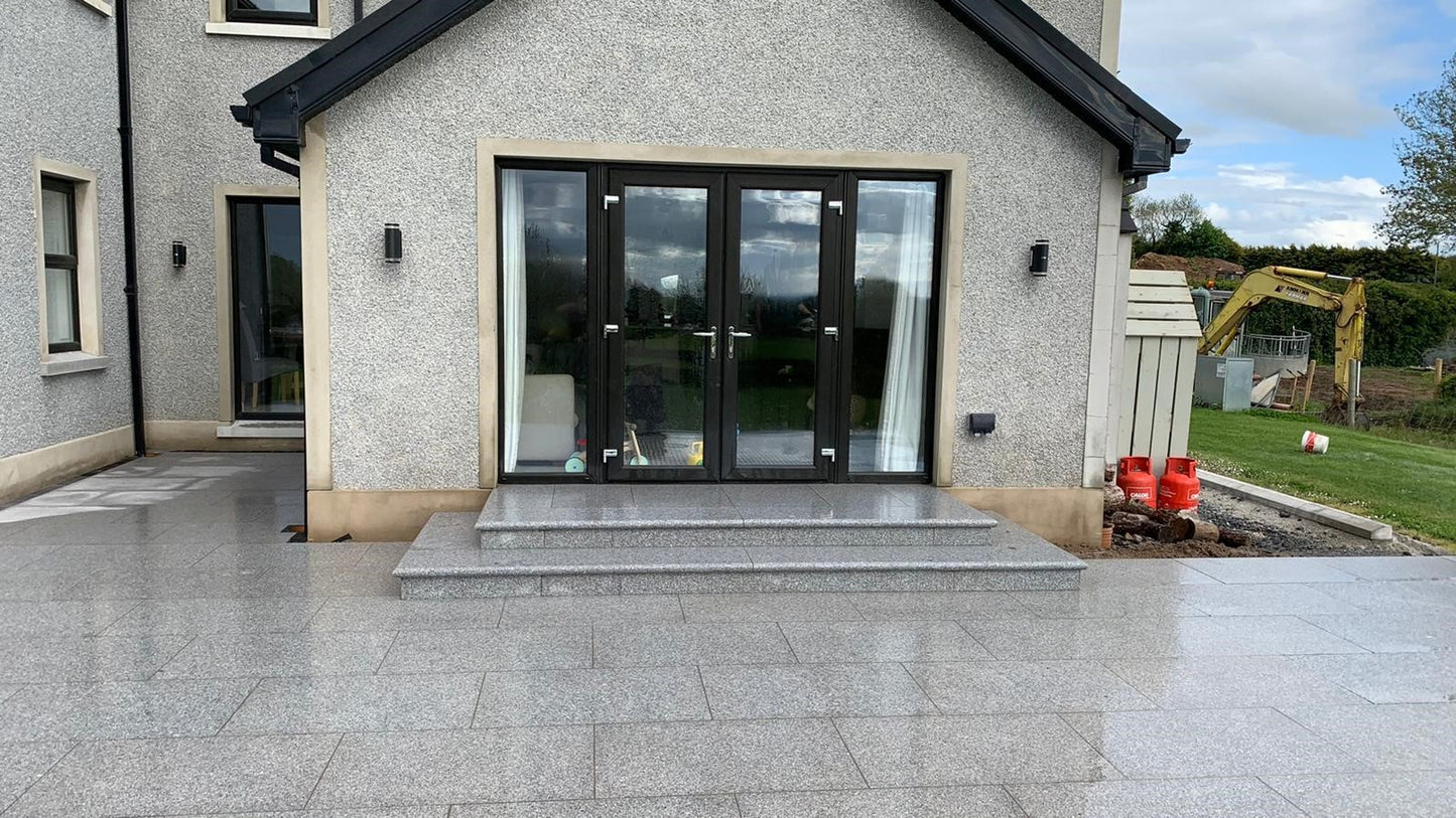 Silver Granite Paving - 900 x 600